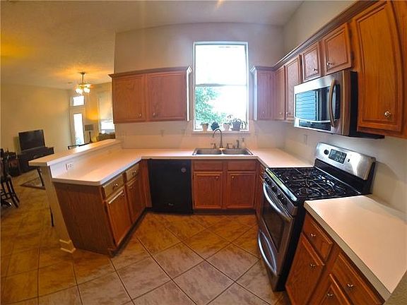4th image of 5309 Lynn Ct