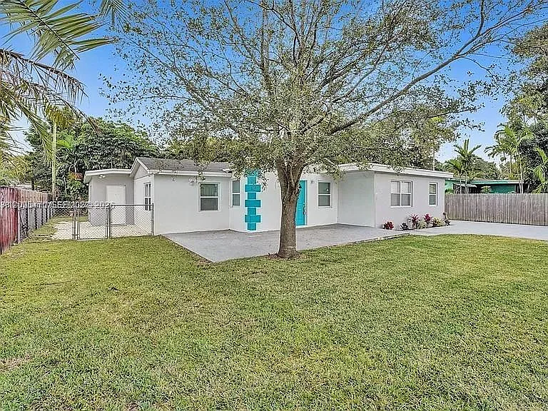 4 bed, 3.0 bath, 1963 sqft, $4,650 — Photo 3