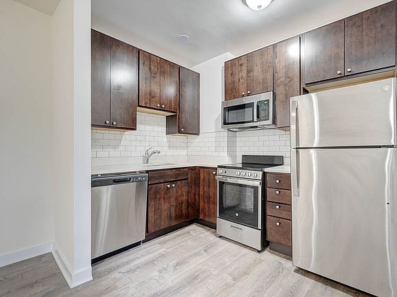 3rd image of 1856 N Humboldt Blvd #4