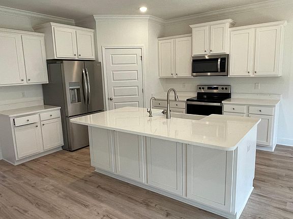 2nd image of 194 Sea Eagle Ln