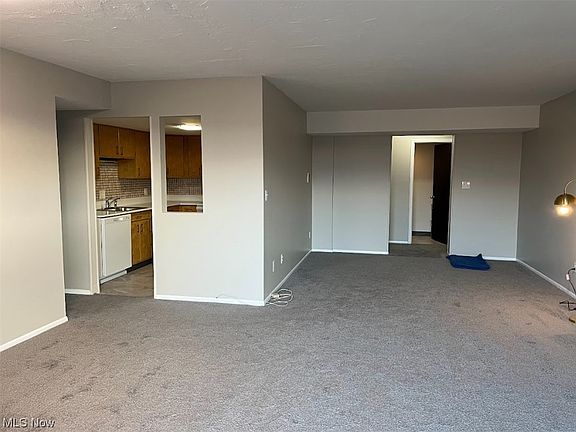 3rd image of 15555 Hilliard Rd APT 1004E