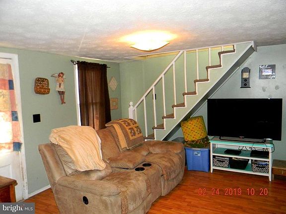 4th image of 118 Race St