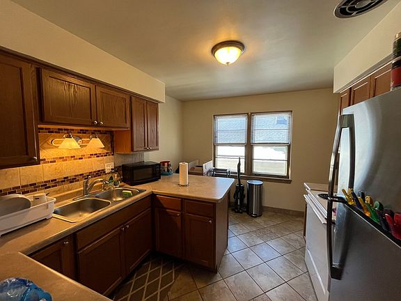 4th image of 5169 N Hollywood Ave APT 3