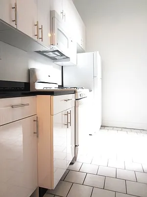 Rented by City Connections Realty | media 18