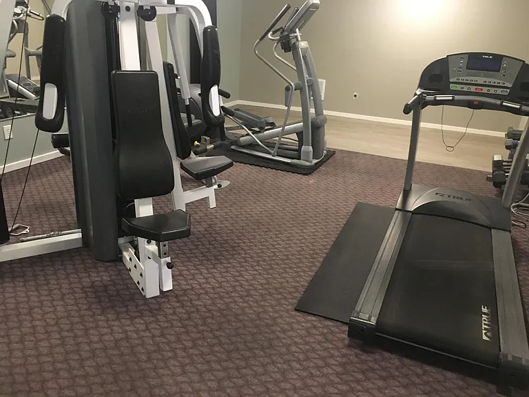 Capitol Steps Apartments & Furnished Suites — Photo 13
