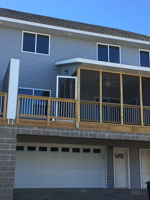 3 bed, 2.5 bath, 1632 sqft, $2,100 — Photo 2