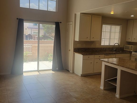 3rd image of 2913 Pelican Breeze Ct