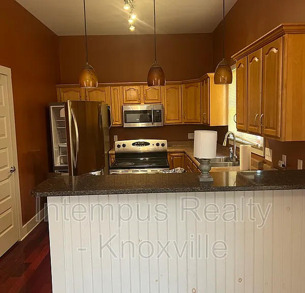 229 Deaderick Ave — Photo 6
