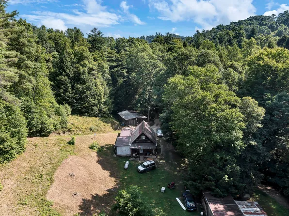 46 Wren Rd, Frenchburg, KY 40322