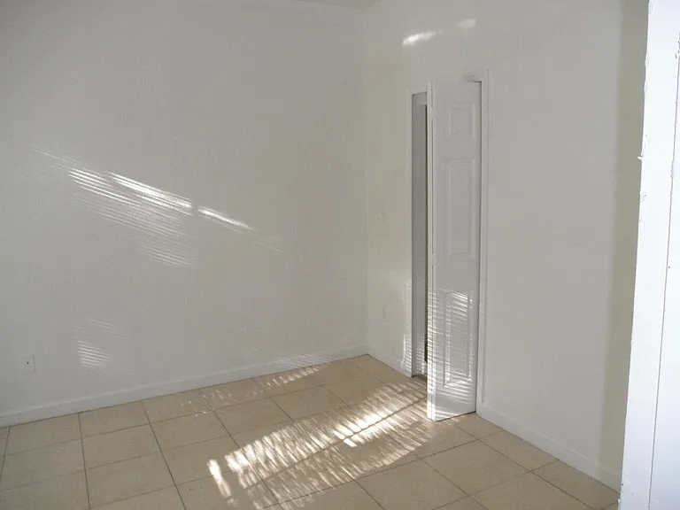 2405 Shoma Dr — Photo 5