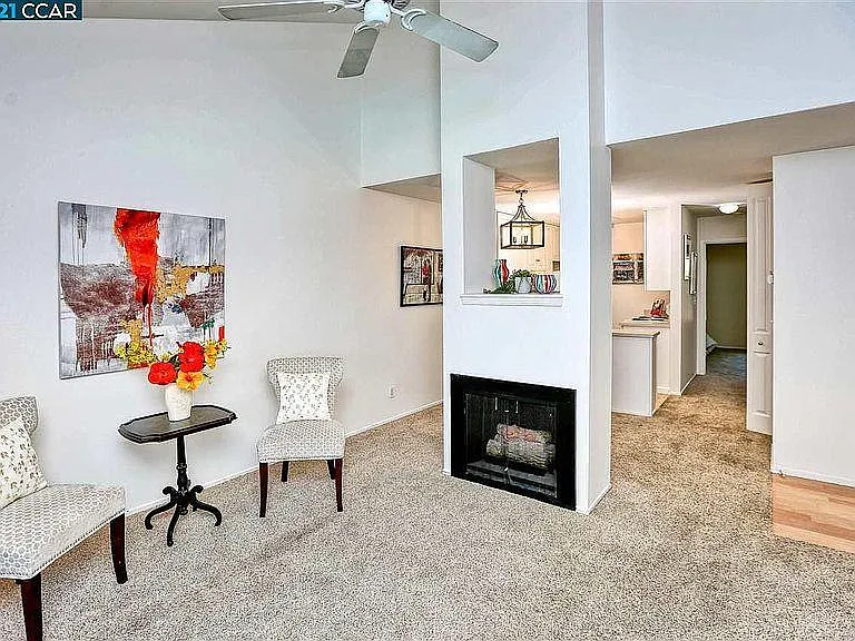 2730 Oak Rd — Photo 4