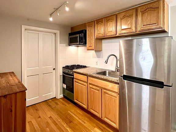 2nd image of 523 Judah St #101