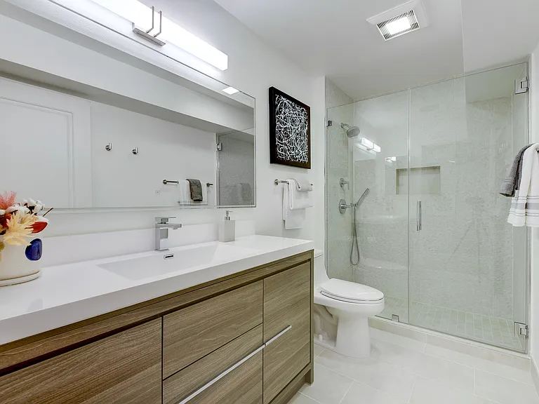 88 King St #110 — Photo 19