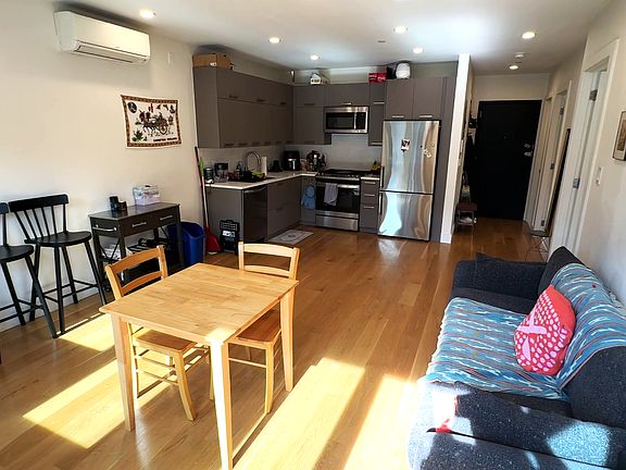 3rd image of 346 Metropolitan Ave #3B
