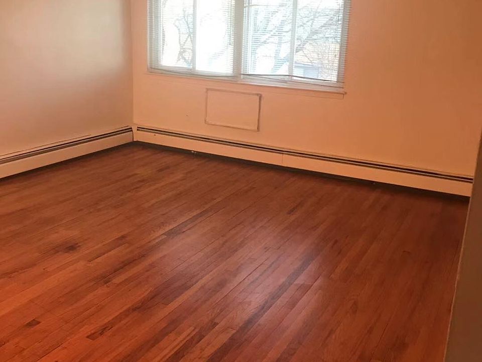 2nd image of 1059 Brinsmade Ave #1