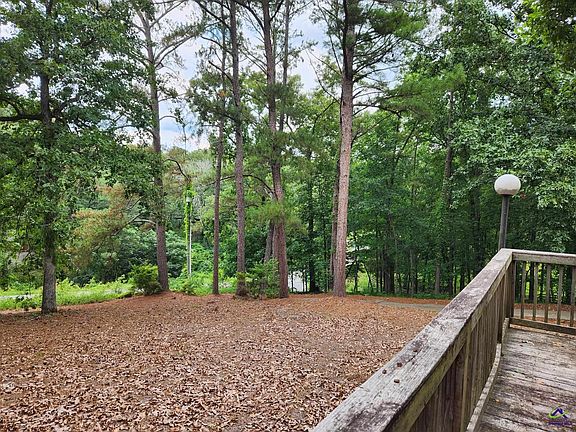 2nd image of 122 Joy Dr