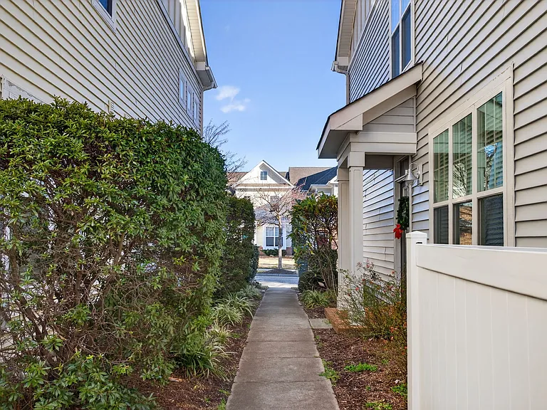 8141 Highland St — Photo 3