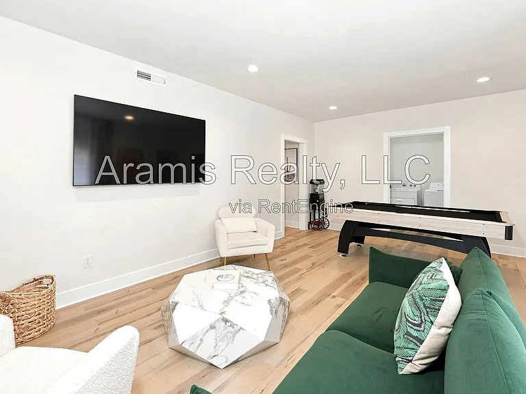 2376 Spring Creek Rd — Photo 8