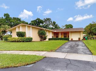 10192 SW 200th Ter, Cutler Bay, FL 33189