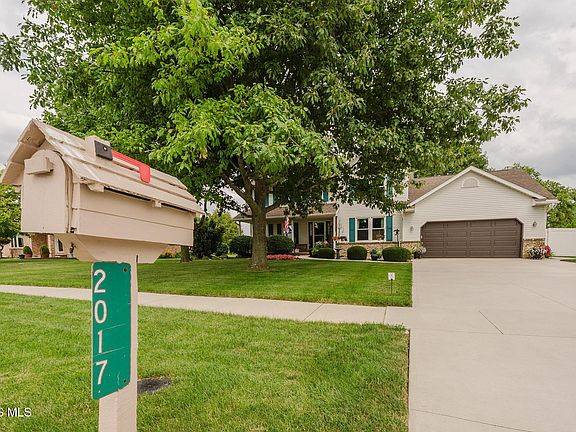 2nd image of 2017 Stonecliff Dr