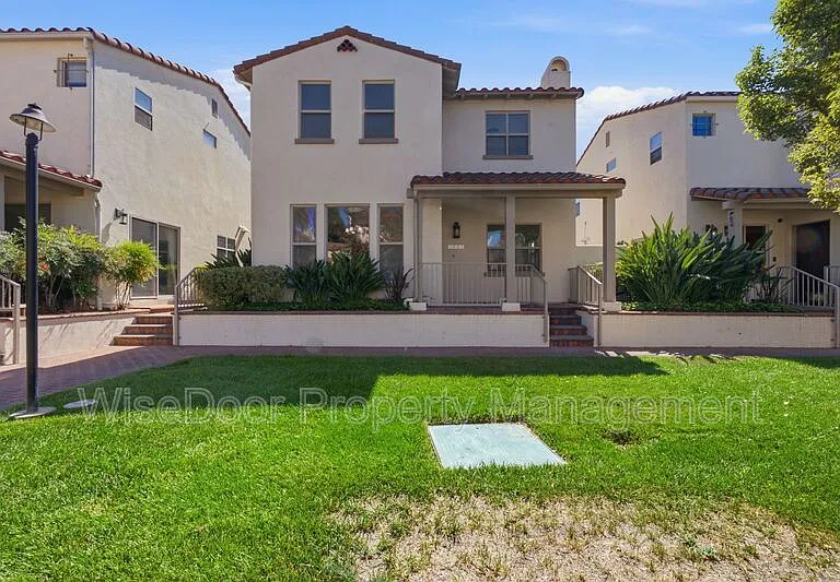 1087 Waterfall Way — Photo 3