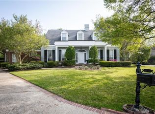 8 Grand Cypress Ct, New Orleans, LA 70131