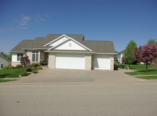 2437 Matthew John Dr, Dubuque, IA 52002