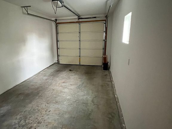 4th image of 722 N Superior St APT 202