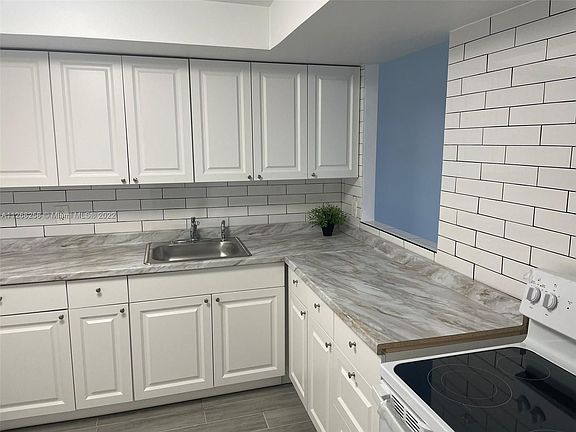 5th image of 1351 NE Miami Gardens Dr APT 1421E