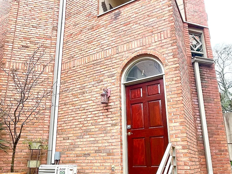 Main entrance to the unit