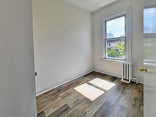 5th image of 965 Glenmore Ave Floor 2