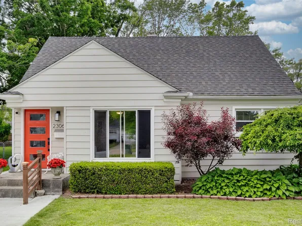 23069 Violet St, Farmington, MI 48336