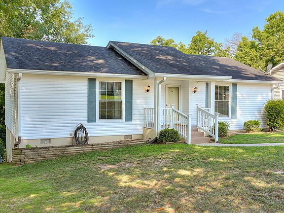 3rd image of 134 Rosemary Ln
