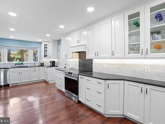 5th image of 13603 White Barn Ln