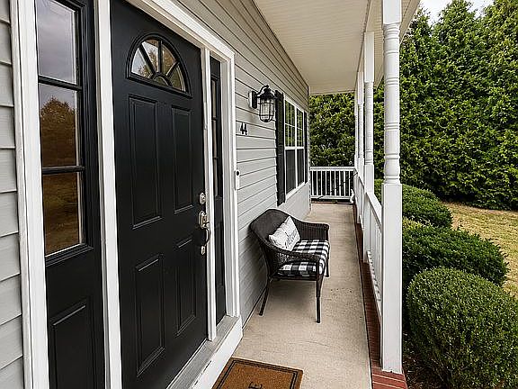 3rd image of 44 Marlow Ave