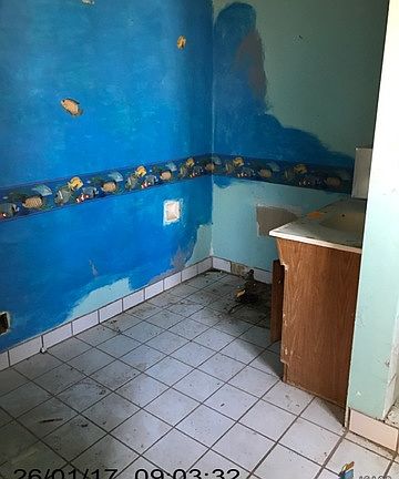 4th image of 219 E Aurora Dr