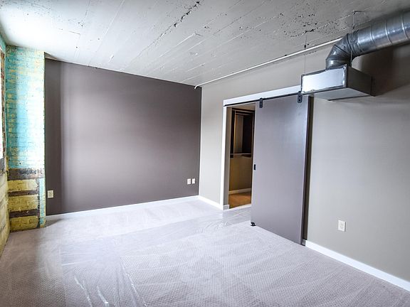 3rd image of 320 S Court St #201