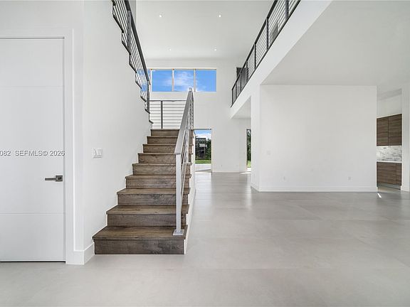 4th image of 16720 N Botaniko Dr N