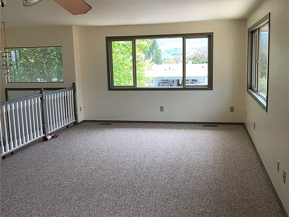 5th image of 615 Lacey Pl NE
