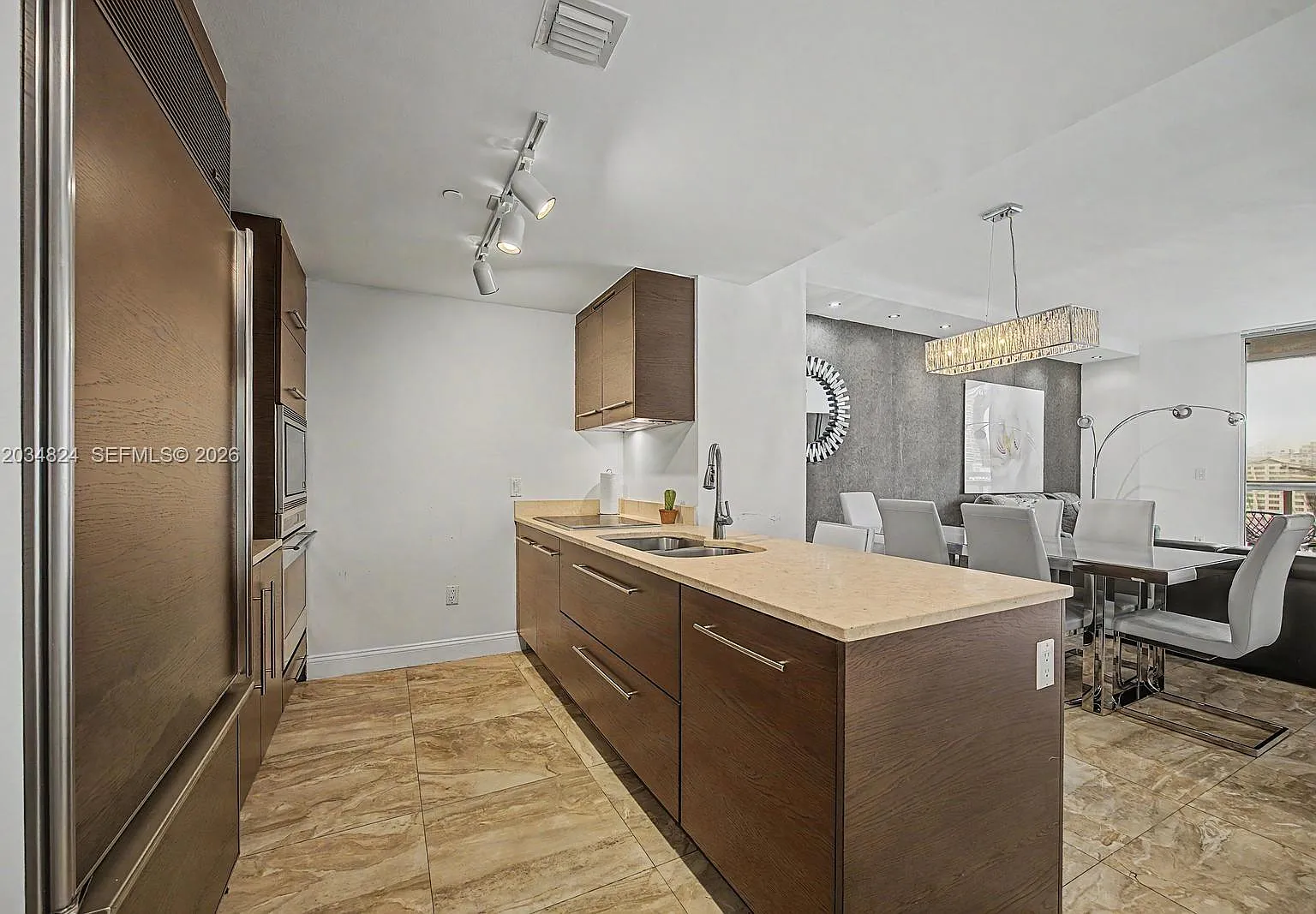 Icon Brickell Condo No 3 — Photo 2