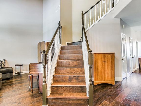 4th image of 4711 Aramis Dr