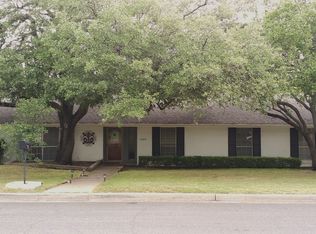 1149 Knotty Oaks Dr, Woodway, TX 76712
