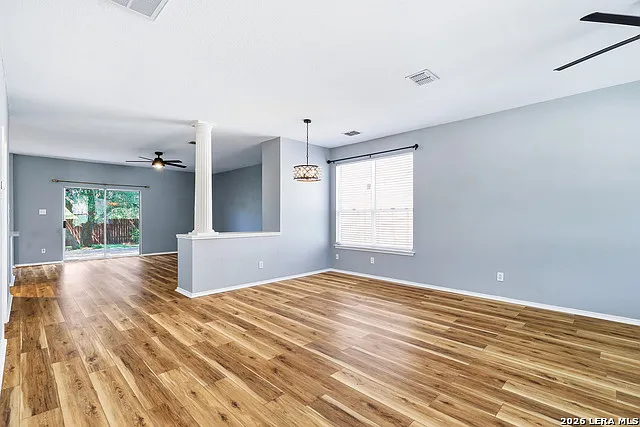 4 bed, 2.5 bath, 2576 sqft, $2,300 — Photo 4