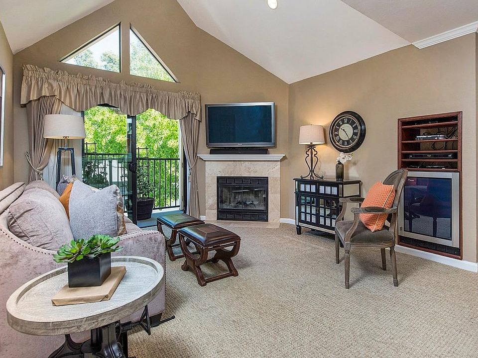 1st image of 218 Foss Creek Cir APT B