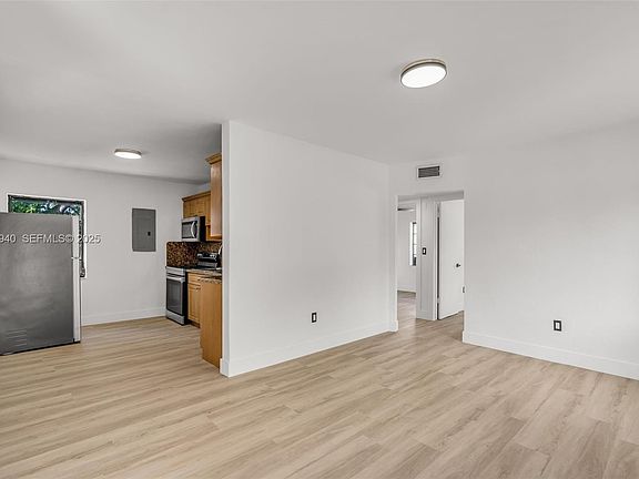 3rd image of 739 W 30th St