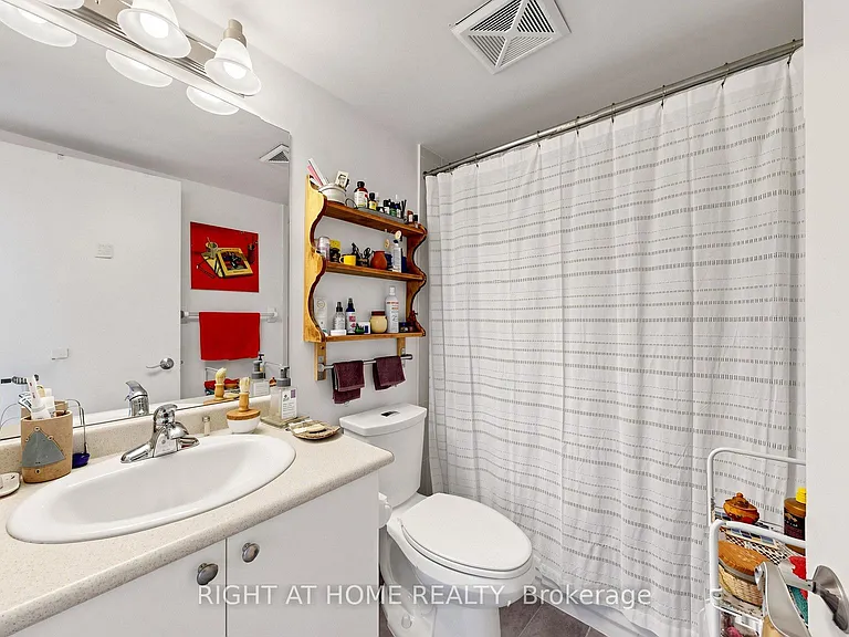 60 Heintzman St #2206 — Photo 13