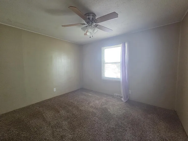 1516 Hale Dr — Photo 10