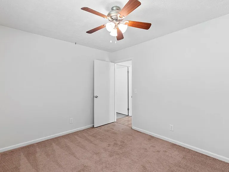52 Woodcock Dr — Photo 25