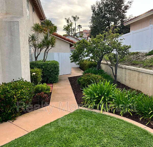 1161 Paseo Primavera — Photo 32