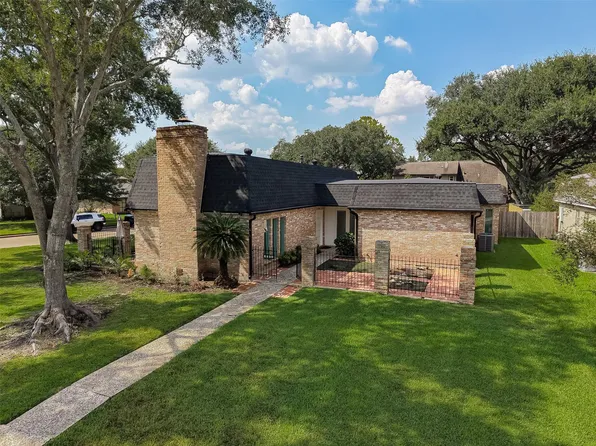 2230 S Fountain Valley Dr, Missouri City, TX 77459